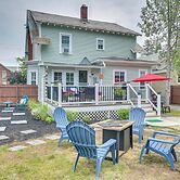 Family-friendly Glens Falls Home w/ Sun Porch