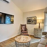 Walk to Main Street Eats: Remodeled Saluda Apt