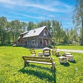 Historic Century-old Cabin in Downtown Hope
