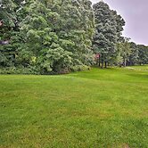 Vernon Condo w/ Deck, Near Appalachian Trail!