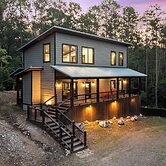 Luxury Cabin Getaway: 1 Mi To Broken Bow Lake!