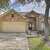 San Antonio Retreat w/ Fireplace + Pool Access!