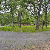 Bushkill House w/ Deck & Community Amenities!