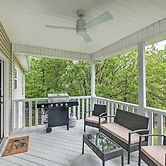 Bella Vista Home w/ Yard: Half Mile to Trails!