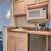 Pigeon Studio ~ 4 Mi to Caseville Public Beach!