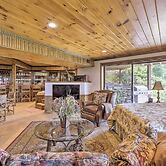 Cozy Studio: Indoor Hot Tub & Inground Pool Access