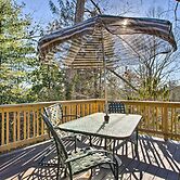 Dog-friendly Hendersonville Cabin: Deck & Views