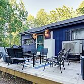 Bright Gladwin Cottage w/ Deck & Kayaks!