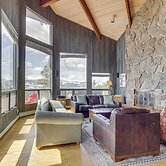 Panoramic Mountain-view Retreat w/ Hot Tub + Deck!