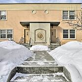 Townhome w/ Fast & New Wifi - Walk to Downtown!