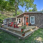 Woodland Retreat: Near Trails, Golf & Wineries!