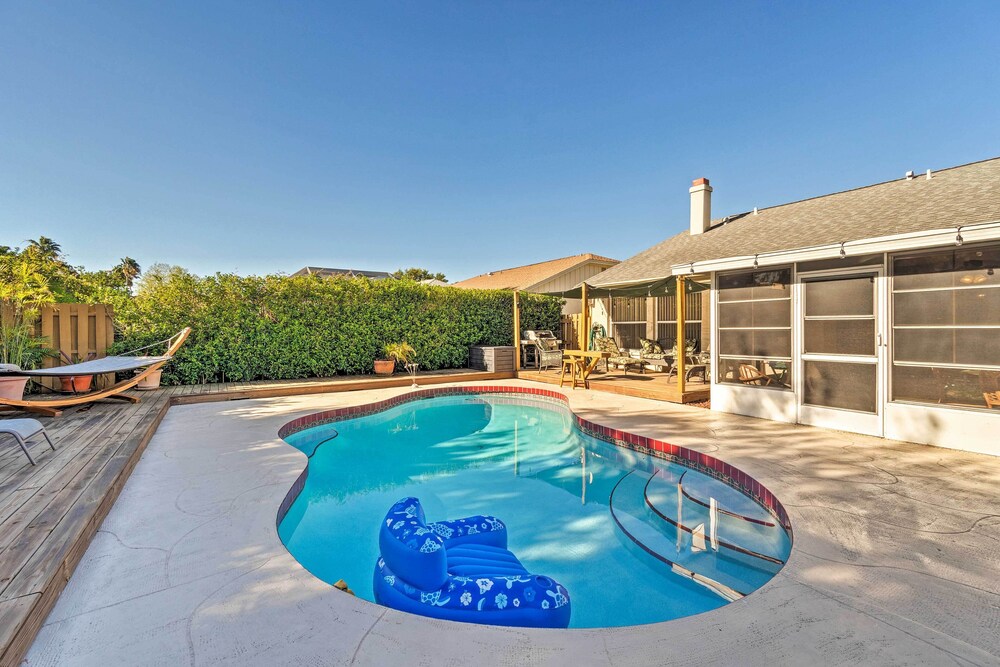 Bradenton Retreat w/ Backyard Oasis: Near Beach!