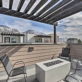 Chic & Sunny Provo Townhome w/ Rooftop Deck!