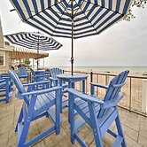 1 Mi to Presque Isle: Waterfront Lake Erie Cottage