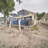 1 Mi to Presque Isle: Waterfront Lake Erie Cottage