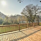Peaceful Reliance Cabin w/ Deck on Hiwassee River!