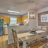 Pottsboro Home w/ Fire Pit < 1 Mi to Lake Texoma!
