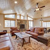 Near Donner Lake & Skiing: Soda Springs Cabin!