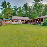 Handcrafted Log Cabin in Candor: Group Getaway!