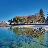 Resort-style Condo w/ Lake Chelan & Mtn Views