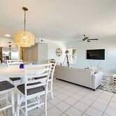 Cedar Key Condo w/ Balcony & Gulf Views!