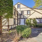 1 Mi to Beach: East Sandwich Getaway w/ Gazebo!