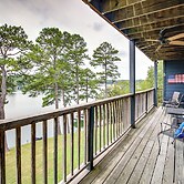 5 Mi to Casino: Waterfront Condo in Hot Springs!