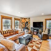 Duplex in Quiet Family Neighborhood 1 Mi to Skiing