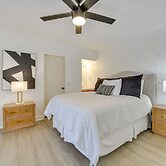 Quiet Palm Desert Condo: Workspace & Pool Access!