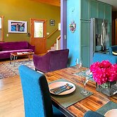 Tamarack Haus' Hot Tub & EV Charging: Walk Dtwn!