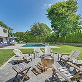 Alluring Hampton Bays Hideaway < 2 Mi to Beach!