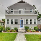 Renovated Barrington Cottage w/ Beach Access!
