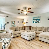 Walk to Beach: Fort Walton Coastal Retreat