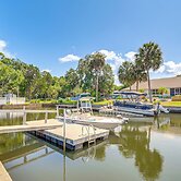 Dock, Kayaks & Bicycles: Crystal River Getaway!