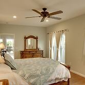 'the Aloha Green House' Retreat w/ Ocean Views!