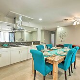 Las Vegas Getaway w/ Patio & Grill: ~3mi to Strip!