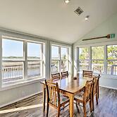 Cozy Waterfront 'island House' on Live Oak Island!