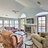 Cozy Waterfront 'island House' on Live Oak Island!