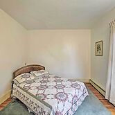 Apt on Vineyard Haven Near Nantucket Sound!