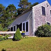 Ipswich Cottage: Beautiful Views, 5 Mins to Beach