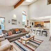 Bright Townhome - 1 Mile to Downtown Cloudcroft