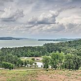 Guntersville Cabin w/ Fire Pit & Covered Porch