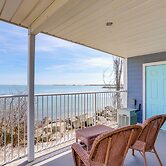 Waterfront Bass Island Retreat w/ Balcony + TV