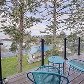 Depoe Bay Townhome w/ Deck & Stunning Ocean Views!