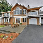 Airy Home Near Anacortes w/ San Juan de Fuca Views