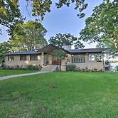Malakoff Lakefront Home: Golf Course On-site!