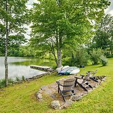 Lakefront Gem: Hot Tub & Game Room in Hancock