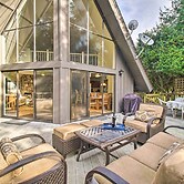 Spacious Redwood Retreat w/ Hidden Hot Tub