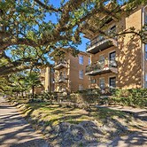 Stunning Alabama Studio ~ 2 Mi to Dtwn Mobile!