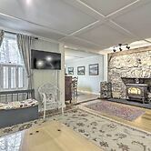 Charming Sutton Cottage: Walk to Lake & Farm!